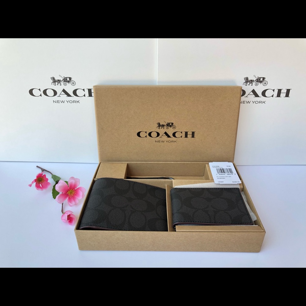 ✅❤️❎ Coach Men’s Wallet Gift Set in Signature - Picture 8 of 8